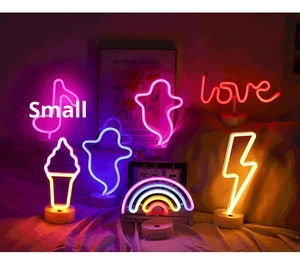 Nouvelle Tendance 2026 : Lampe de Table LED Personnalisée avec Base en Plastique, Petit Néon Lumineux, Enseigne <span class=keywords><strong>Lumineuse</strong></span>, Lumière d'Ambiance Décorative pour Bar - Product Image 1