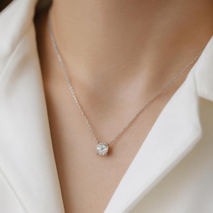 เครื่องประดับมอสซาไนต์ทรงกลมแบบมินิมอล ตัวเรือนทอง 14k ประดับเพชรโมอิสซาไนต์เม็ดเดี่ยว พร้อมใบรับรอง GRA - Product Image 3