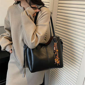 Sac à bandoulière rétro grande capacité de couleur unie pour femme, fermeture éclair, nouveau sac à main tendance, sac fourre-tout - Product Image 4