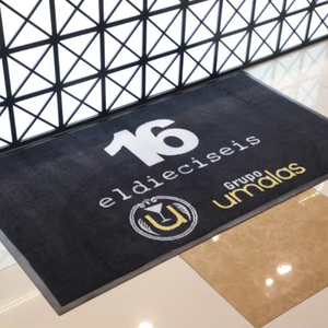 Logo <span class=keywords><strong>personnalisé</strong></span> paillassons d'entrée en caoutchouc extérieur <span class=keywords><strong>tapis</strong></span> de sol <span class=keywords><strong>tapis</strong></span> de pied en nylon imprimé conception personnelle <span class=keywords><strong>tapis</strong></span> Logo paillasson intérieur pour la maison - Product Image 1