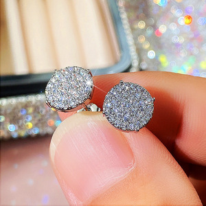 Orecchini a Perno Rotondi con Pavé per Donne, Piccoli Orecchini Scintillanti, Gioielli di Moda per Uso Quotidiano - Product Image 4