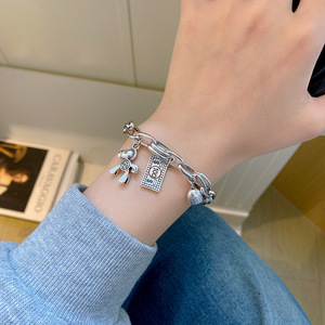 สร้อยข้อมือจี้รูปม้าสไตล์เรโทรฮิปฮอปสำหรับผู้หญิงสาวๆ สร้อยข้อมือแบบเรียบง่าย สร้อยข้อมือแฟชั่น เครื่องประดับ - Product Image 4