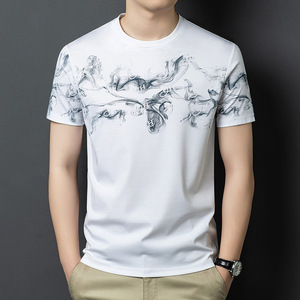 Camiseta para hombre con estampado abstracto de tinta al agua, manga corta, cuello redondo, corte ajustado, de algodón, informal, para uso diario. - Product Image 1