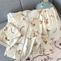 Conjunto de ropa de casa de tres piezas para mujer Nuevo verano Pijama con estampado de oso de dibujos animados Cárdigan Cómodo Suave ODM