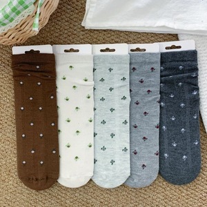 Calcetines holgados para mujer, color liso, estampado floral pequeño, hasta la pantorrilla, cálidos, transpirables, de fibra de poliéster, café, beige, blanco, gris claro - Product Image 1