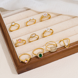 Anillos de Boda Modernos y Minimalistas con Baño de PVD de 18k, Anillos de Acero Inoxidable con Incrustaciones Brillantes de Circonita Cúbica, Joyería Resistente al Agua - Product Image 3