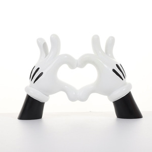 Adorno de Resina Pintado a Mano con Forma de Corazón de Mickey, Decoración para el Hogar, Almacenamiento de Llaves, Regalo de San Valentín - Product Image 1