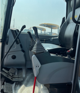 Mini Escavadeira 60E de 6 toneladas, Multifuncional Hidráulica, Usada, para Uso Doméstico - Product Image 5