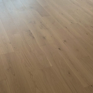Parquet en bois d'ingénierie à lattes larges, qualité ISO9001, ABCD, anti-moisissure, système clic, brossé, multicouche 18mm pour villa - Product Image 2