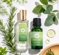 Minyak esensial mugwort campuran organik merek pribadi. Minyak tubuh mugwort hangat. Cocok untuk pijat wajah, tubuh, dan rambut