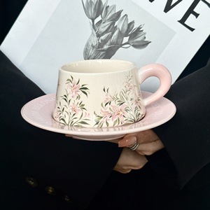 Juego de taza y plato de café con diseño de flor de lirio pintada a mano, regalo para el té de la tarde, recuerdos para <span class=keywords><strong>cumpleaños</strong></span> de niñas y damas de honor. - Product Image 2