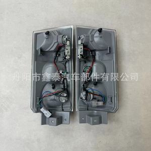 Feu de coin pour camion Isuzu Qingling, pièce de rechange pour fourgonnette 100P et camion léger, avec fonctions d'avertissement et de clignotant - Product Image 3