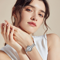Montre à quartz en acier inoxydable pour femme Logo personnalisé Mouvement IW Bouton poussoir Fermoir caché 30M Résistant à l'eau Cadran 30mm Bande 7mm