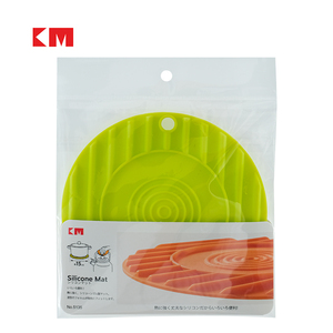 Tapis rond en silicone résistant à la chaleur KM, protection pour casseroles, tasses, bols, assiettes et plats de cuisine - Product Image 1
