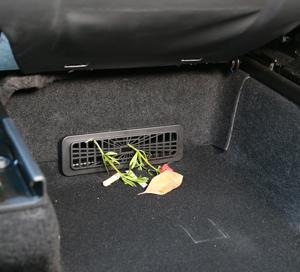 Housse de protection de la bouche d'aération Juniper Y Highland Model3 Sous le siège Housse anti-poussière pour Tesla Model Y Accessoires - Product Image 2