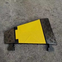 Rampa de Goma Resistente a la Humedad para Cables, Reductor de Velocidad, Canal de 35x35mm, Tamaño 910x500x50mm para Gestión del Tráfico