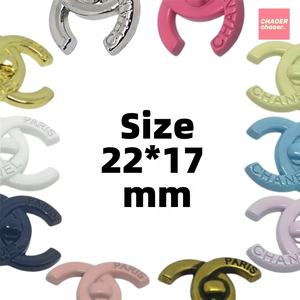 DIY Charms Luxe Platte Achterkant Designer Charms voor Telefoonhoesjes Decoratieve Accessoires Merklogo Mode Metalen Charms 0774 - Product Image 3