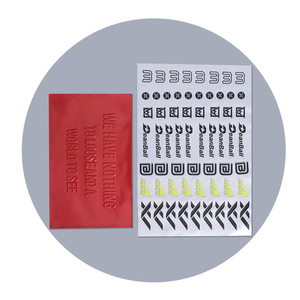 Personnalisation de patchs logo en silicone 3D avec lettrage thermocollant Hongxinquan pour vêtements, textiles de maison et articles d'habillement - Product Image 2