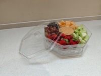 Plateau de service rotatif moderne en PS pour cuisine, avec logo personnalisé, 4 compartiments amovibles pour la conservation des aliments frais, idéal pour les fêtes et la présentation de plats réfrigérés