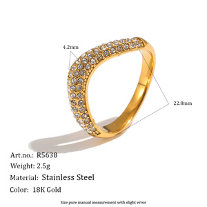 Bague en acier inoxydable plaqué or 18 carats avec zircon pavé, design incurvé, scintillante, empilable, pour femme, bijou de fête, cadeau - Product Image 2