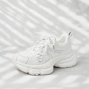 Zapatillas gruesas para mujer, zapatos para caminar de malla transpirable, zapatos planos con plataforma y cordones, antideslizantes, ligeros para todas las estaciones - Product Image 3