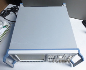 Testeur de communication radio universel Rohde and Schwarz CMU200 pour divers tests de fonctionnalité vocale des téléphones mobiles CMU200 Rohd - Product Image 4