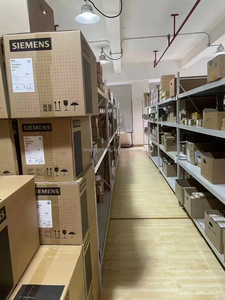 LT-<span class=keywords><strong>M</strong></span>-0400-P-XL0202 LT-<span class=keywords><strong>M</strong></span>-0150-P-XL0322 PLC d'origine pour la programmation PLC avec <span class=keywords><strong>m</strong></span>émoire d'E/S <span class=keywords><strong>1</strong></span> E/S Liaison E/S Communication 110V - Product Image 3