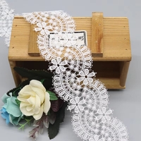Robe de mariée fantaisie personnalisée bordure en dentelle chimique soluble dans l'eau pour robe de fille