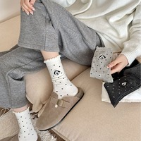 Vente en gros de nouvelles chaussettes pour femmes en dentelle à bulles mignonne, broderie de chiot, Dui Dui, coton, tube moyen long, automne et hiver