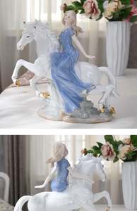 تمثال فتاة من السيراميك، تمثال سيدة مع حصان من البورسلين، إكسسوارات منزلية، نحت فني بأسلوب عصري - Product Image 6