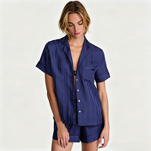 Conjunto de Pijama de Satén Jacquard Suave para Mujer, Top y Pantalones Cortos, Pijama de Seda con Rayas de Satén para Mujer, Ropa de Dormir - Product Image 1