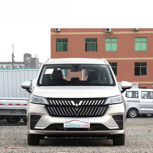 Nuevo modelo genial Wuling Jiachen 5 puertas 7 asientos MPV gasolina-eléctrico híbrido nuevo vehículo de energía precio bajo en stock