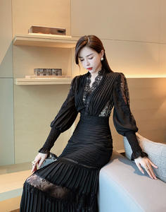 Elegante Abito da Sera a Maniche Lunghe per Donna, Vestito da Cerimonia in Pizzo con Scollo a V Profondo, Ricamo in Pizzo Naturale, Colore Nero - Product Image 3