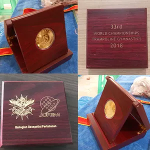 High Quality Factory Custom Metal 2 Tone Color Challenge Coins Display Stand Wood Coin Holder Wooden Coin Box For Gift