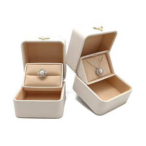 Boîte à bijoux de luxe à double couche avec doublure en velours pour fiançailles, mariage, demande en mariage - Product Image 1