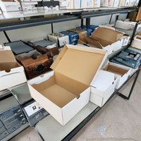 Boîtes en papier ondulé écologiques directes d'usine Conception pliable pour les cadeaux de parfum Boîte à chaussures Expédition Impression en relief