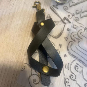 カスタム日本製けん玉ホルダーPUレザーキーホルダー、パーソナライズされた竹製けん玉おもちゃアクセサリー、けん玉ホルスター - Product Image 6