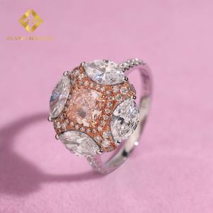 Anillo de Compromiso de Oro de 18K con Diamante Rosa de Laboratorio, Anillo Fino con Piedra Principal de Diamante de Laboratorio de Corte Radiante de 1.1ct - Product Image 5