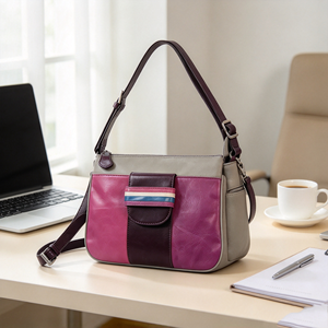 Sac à bandoulière pour femme avec blocs de couleur et décorations rayées, poche et sangle réglable, idéal pour le quotidien - Product Image 4