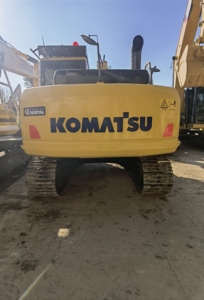 Excavadora de orugas KOMATSU de segunda mano, en buen estado, original de Japón, con ruedas de ruedas, Komatsu, a la venta - Product Image 2