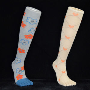 Mannequins de pieds masculins à cinq doigts en peau noire avec pied magnétique pour l'entraînement au football et les chaussettes - Product Image 3