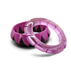 Nouveaux bracelets classiques en résine acrylique, design géométrique de luxe unique, motif à carreaux, bijoux mignons et tendance pour mariage, pour femmes - Product Image 4