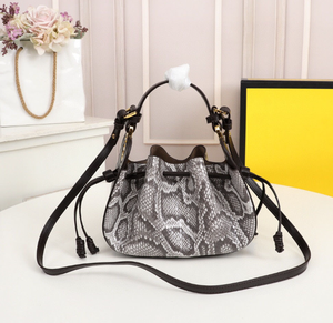 กระเป๋าถือ, กระเป๋าหนังแบรนด์ดีไซเนอร์สำหรับผู้หญิง, กระเป๋าใบเล็ก, กระเป๋าผู้หญิงแฟชั่น - Product Image 1