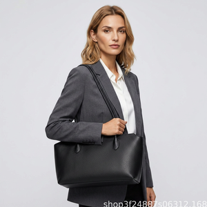 Sac fourre-tout en cuir véritable noir pour femme, sac à main à bandoulière avec fermeture éclair, grande capacité, résistant à l'eau, pour le shopping et les voyages - Product Image 4