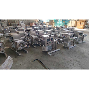 Machine de presse <span class=keywords><strong>à</strong></span> <span class=keywords><strong>huile</strong></span> de tournesol BBU-50 haut de gamme <span class=keywords><strong>Huile</strong></span> de ricin commerciale pressée <span class=keywords><strong>à</strong></span> froid <span class=keywords><strong>Fruits</strong></span> de palme <span class=keywords><strong>à</strong></span> vis organiques pressés <span class=keywords><strong>à</strong></span> froid - Product Image 6