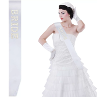 Ceinture de mariée élégante en satin blanc avec des strass et des perles pour les décorations de fête de mariage, de fête prénuptiale