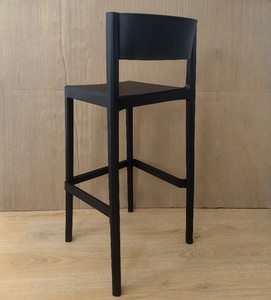 Nouveauté moderne <span class=keywords><strong>65</strong></span> <span class=keywords><strong>cm</strong></span> assis <span class=keywords><strong>chaise</strong></span> de <span class=keywords><strong>bar</strong></span> empilable en plein air restaurants tabourets en plastique <span class=keywords><strong>noir</strong></span> <span class=keywords><strong>bar</strong></span> <span class=keywords><strong>chaise</strong></span> haute pour la cuisine Lsland - Product Image 5