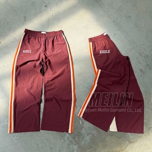 Pantalones Deportivos Personalizados de Nylon, Estilo Jogger, Color Negro, Cortavientos, Corte Recto y Holgado para Hombre - Product Image 1