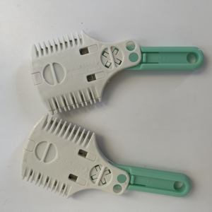 Pettine a Doppia Lama in Plastica ABS Personalizzabile per Sfoltire e Tagliare le Frange - Product Image 4
