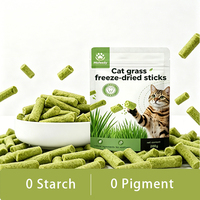 Bâtonnets à mâcher de herbe à chat lyophilisée naturelle pour l'élimination des boules de poils et le nettoyage dentaire pour chatons et chats adultes, OEM, marque privée, vente en gros